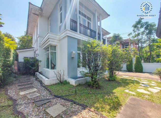 *****บ้านเดี่ยวมือสอง ม.มณีรินทร์ เลคแอนด์พาร์ค ราชพฤกษ์-ติวานนท์ หน้าโครงการติดถนนใหญ่ บนพื้นที่ 94.1 ตร.ว. ฟังก์ชัน 3 ห้องนอน 3 ห้องน้ำ จอดรถได้ 2 คัน บ้านสวยพร้อมอยู่ ทำเลเข้า-ออกเมืองสะดวก เชื่อมต่อถนนหลายเส้นทาง ใกล้เซ็นทรัล แจ้งวัฒนะ และทางด่วนศรีสมาน